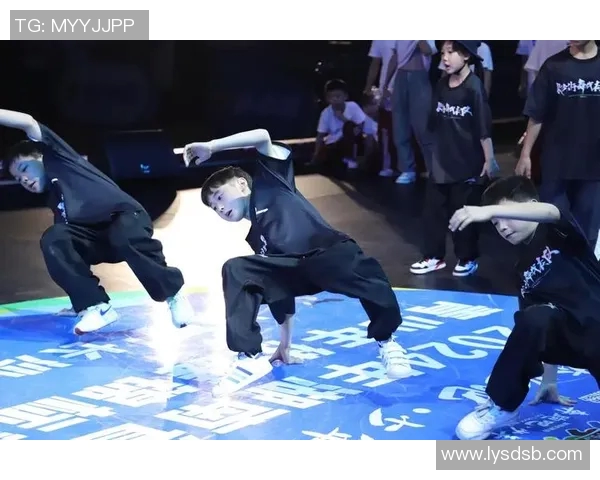 全国街舞大赛精彩点评成都街舞队展现卓越耐力与团队精神 全国街舞大赛精彩点评成都街舞队展现卓越耐力与团队精神