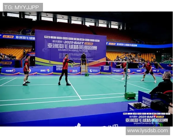 成都羽毛球队精英赛精彩配合点评展现团队默契与实力