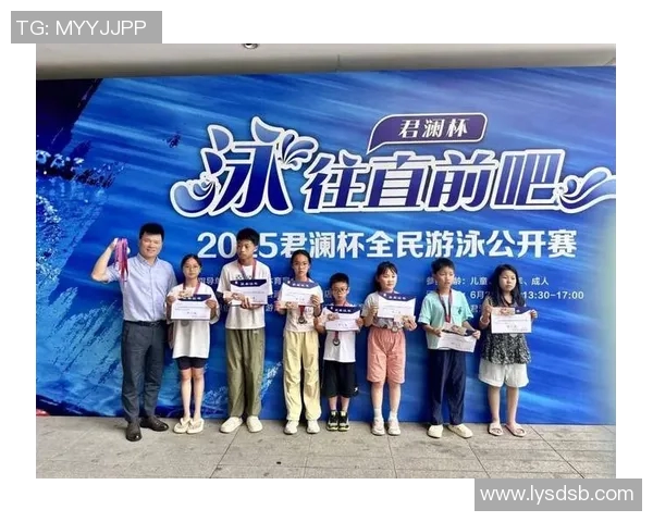 泳池中的明星风采：突破极限成就非凡人生的背后故事