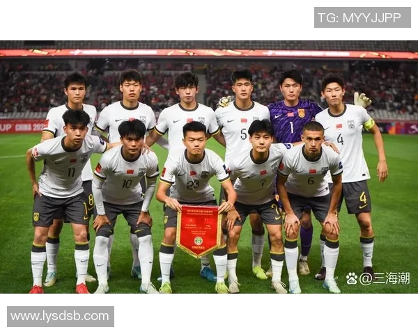 中国足球明星引发热议网友热烈讨论他们的表现与未来发展方向 中国足球明星引发热议网友热烈讨论他们的表现与未来发展方向
